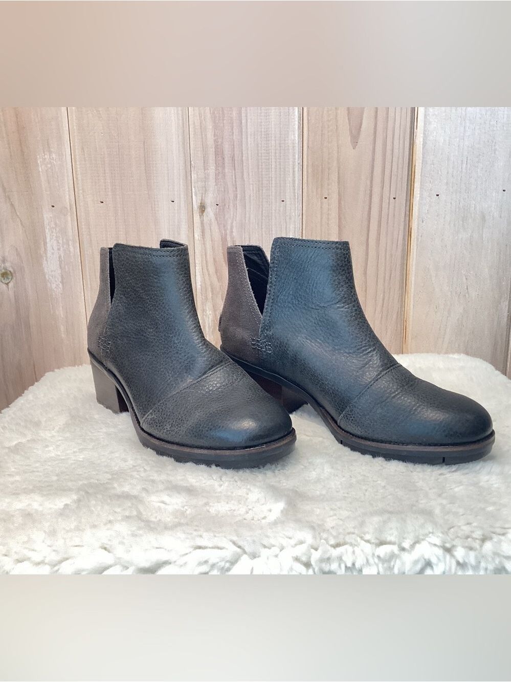Sorel Cate Cut Out Leather Boot Size 7.5